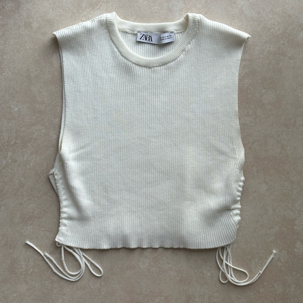 Zara Off-White Ribbed Knit Crop Top